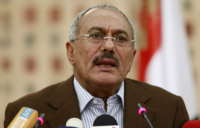 Le président yéménite <b>Ali Abdallah</b> Salah, qui suit un traitement médical aux <b>...</b> - Ali-Abdallah-Saleh_pics_390