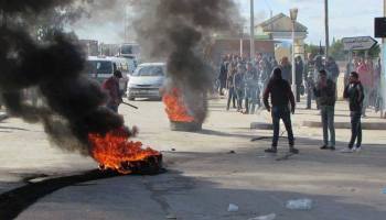 Tunisie-Kasserine: des sit-inneurs menacent de brûler le siège de la société “SEREPT” et le champ pétrolier « Douleb »