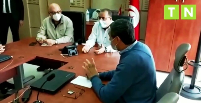 Tunisie – VIDEO : Manque d’oxygène médical : Mechichi frappe du poing sur la table !