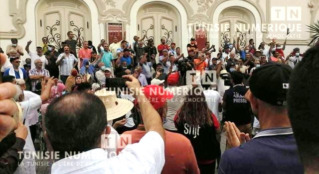 Tunisie – VIDEO: La parole à la Rue : On joue avec le feu !