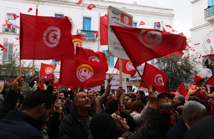 Inédit – Le stock de la dette extérieure de la Tunisie représente 247% des exportations…