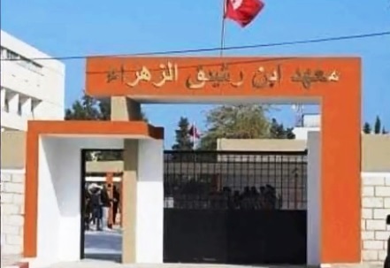 Tunisie – Ezzahra : Un enseignant entre la vie et la mort après avoir été poignardé par un élève dans la salle de classe