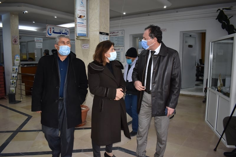 Le gouverneur de Mehdia organise une visite inopinée pour superviser l’application du pass sanitaire