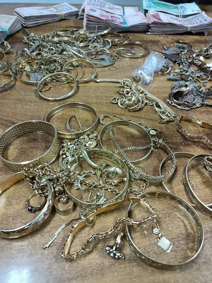 Douane: Saisie des bijoux et une somme d’argent d’une valeur de 312 mille dinars (Photos)