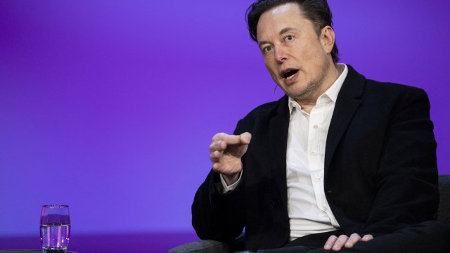 Intelligence artificielle : Elon Musk et des centaines d’experts sont terrifiés, ils disent STOP